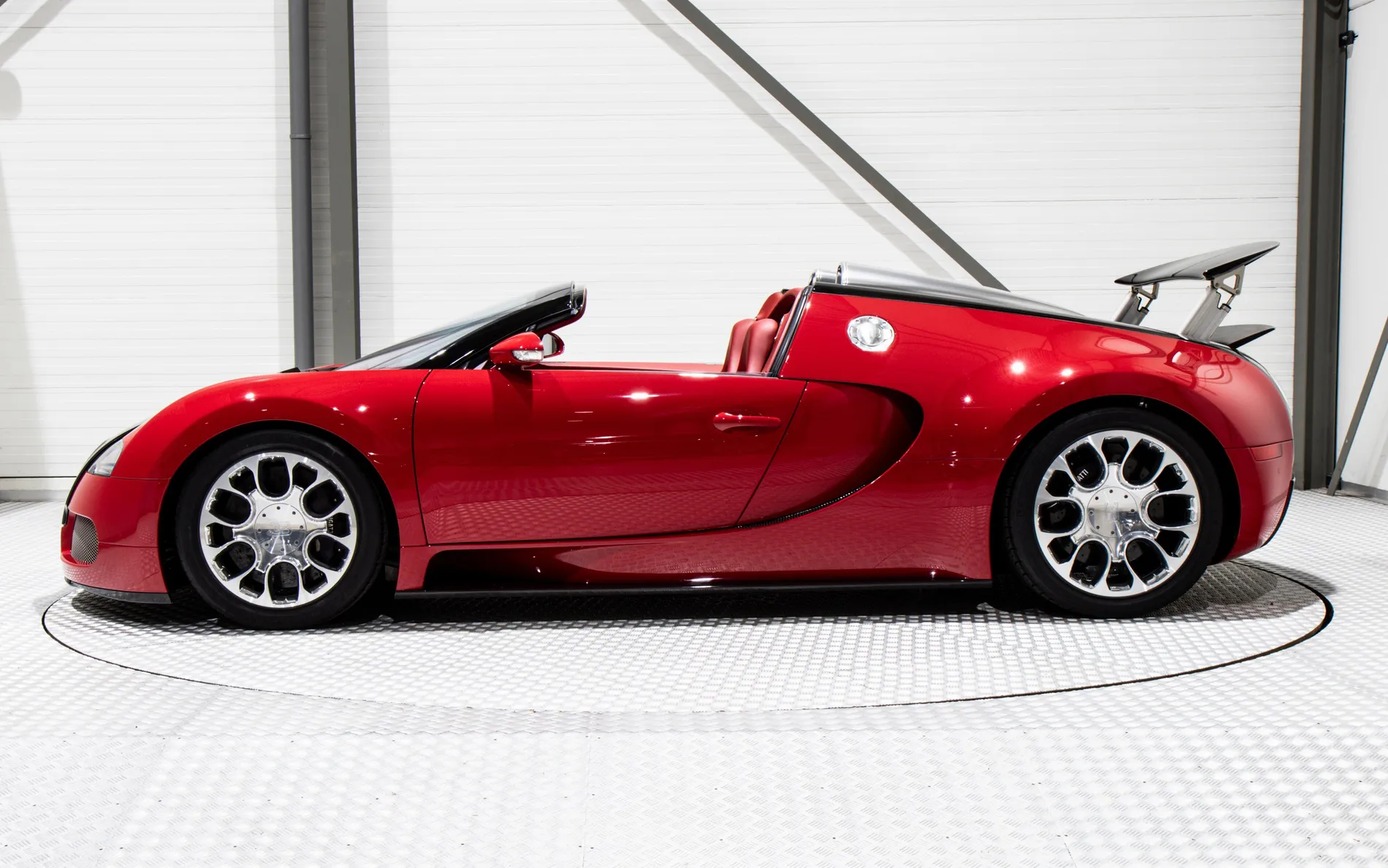 Bugatti Veyron Red 2009