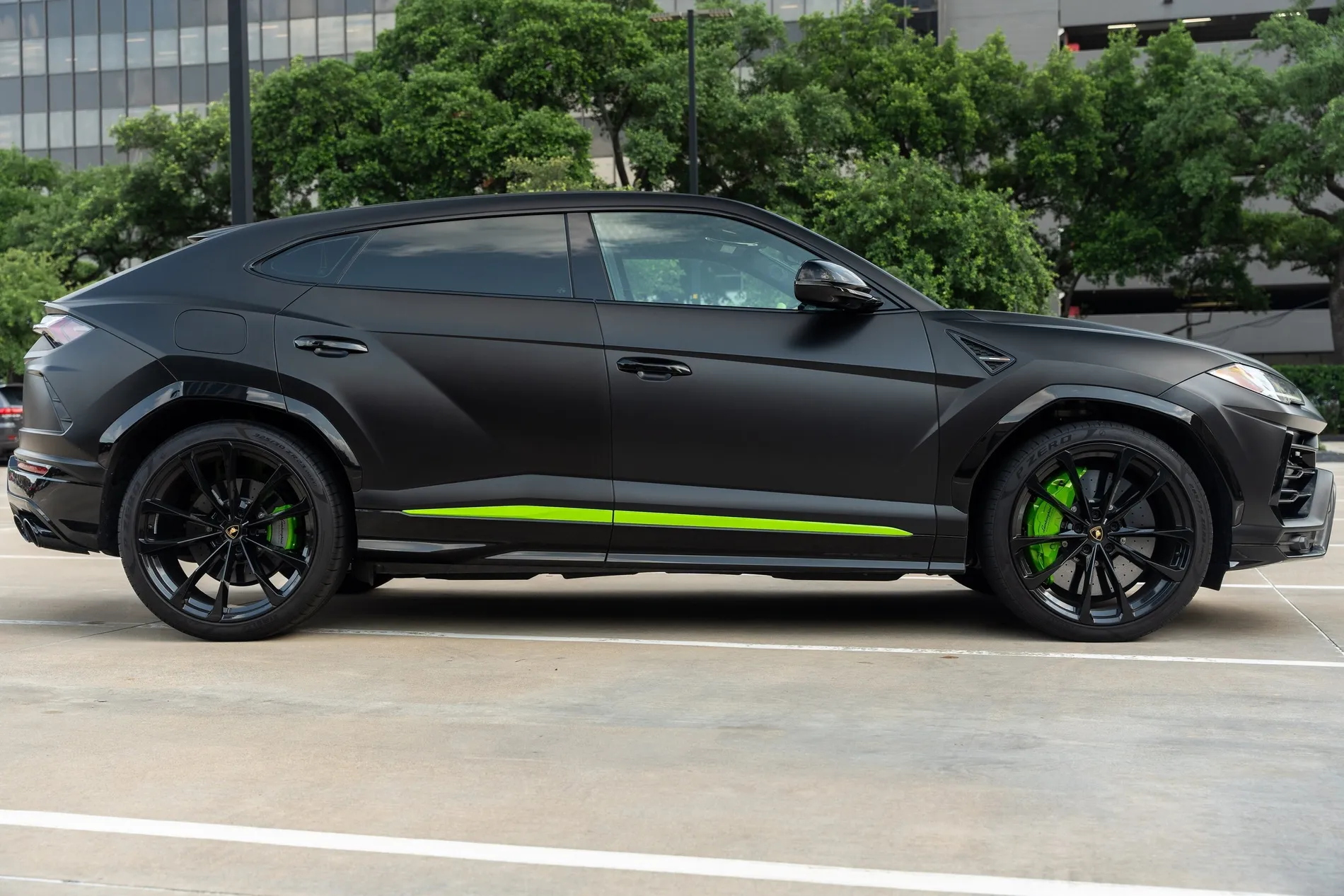 Lamborghini Urus Pearl Capsule