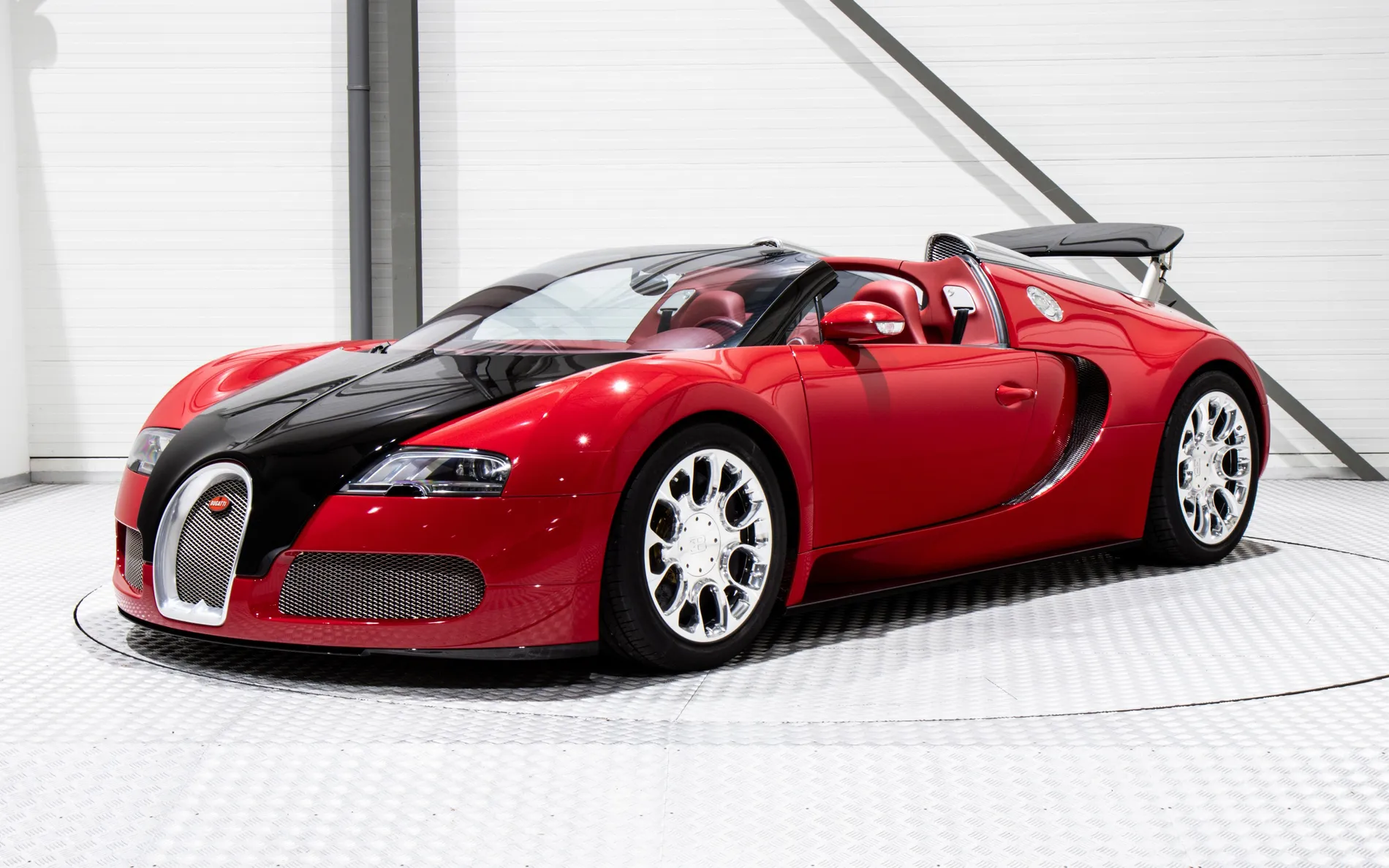 Bugatti Veyron Red 2009